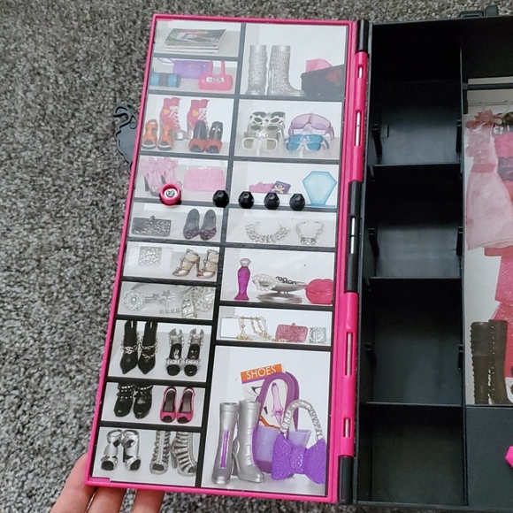 Barbie Wardrobe - Picture 8 of 8